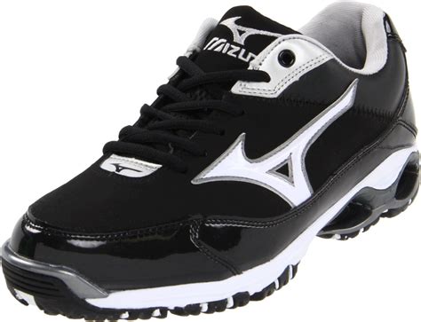 baseball training shoes for men.